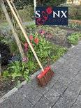 Balai de rue Synx Bassin rouge - Avec manche de 150 cm - Balai d'extérieur