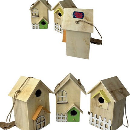 Set van diverse houten vogelhuisjes